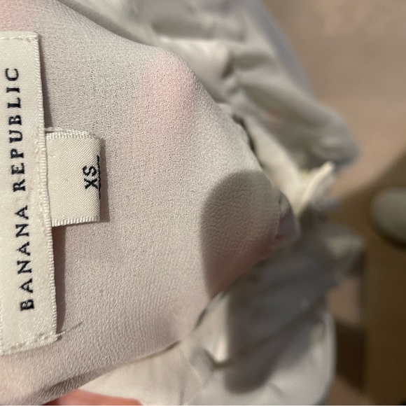 Banana republic, sheer button up blouse - Picture 3 of 3